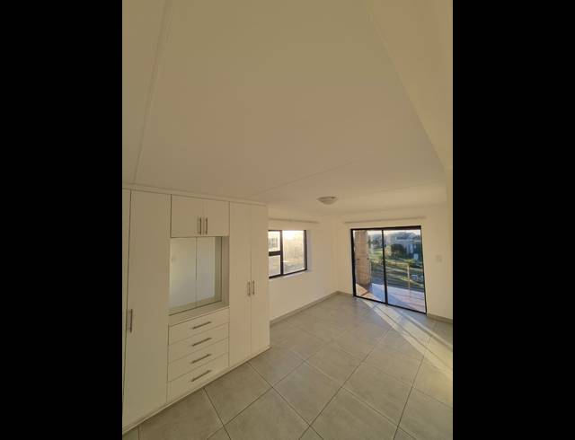 3 BEDROOM TOWNHOUSE FOR SALE IN MOSSEL BAY CENTRAL
